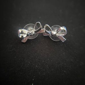 Silver bow earrings